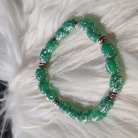Handcrafted beaded bracelet - Picture 1 of 4